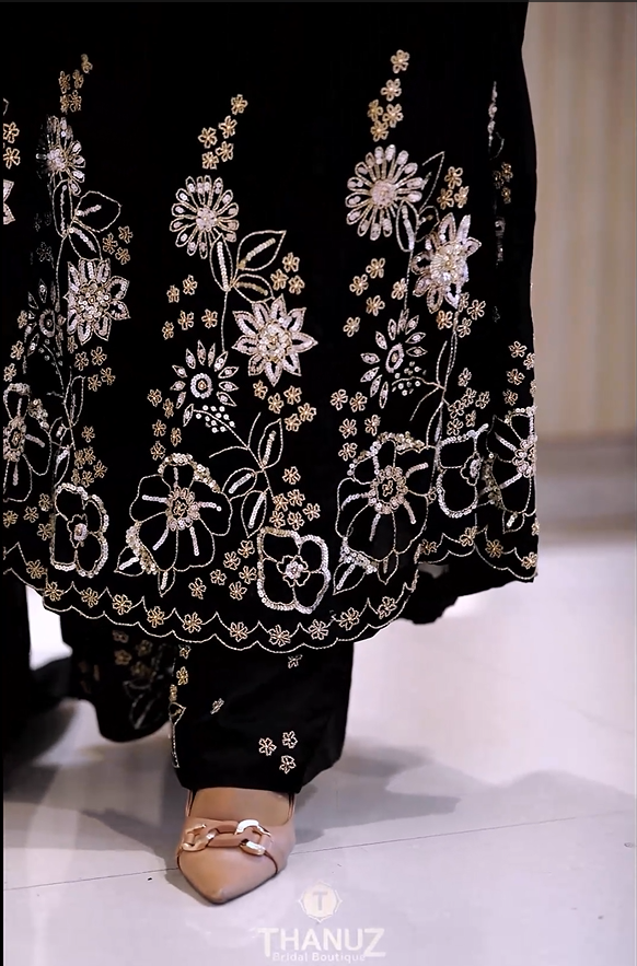 Midnight Bloom – Black Elegance Ensemble