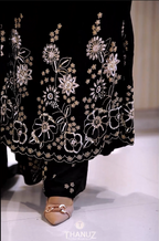 Midnight Bloom – Black Elegance Ensemble