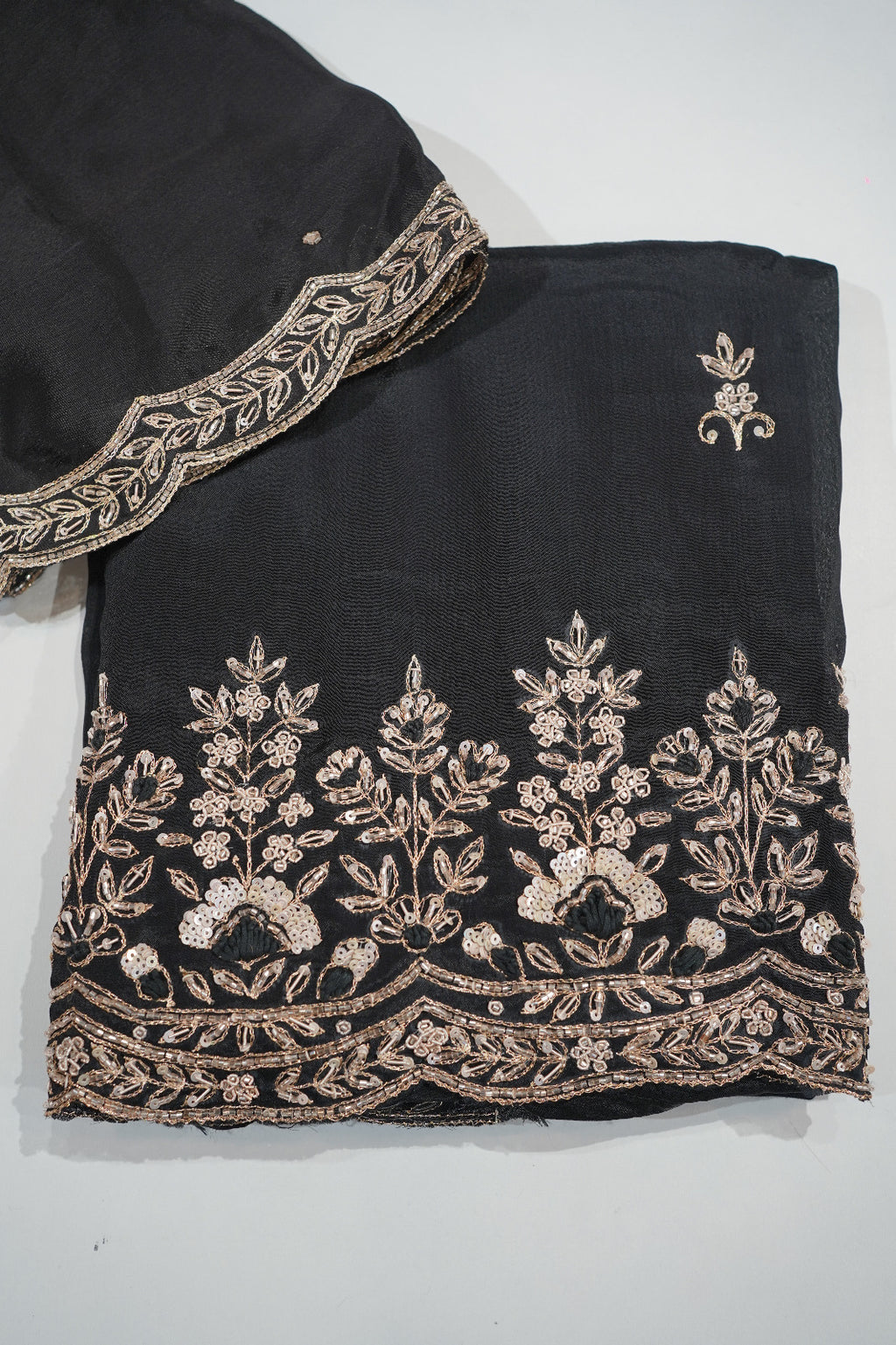 Intricate Floral Embroidered Unstitched Suit Set Code -1539
